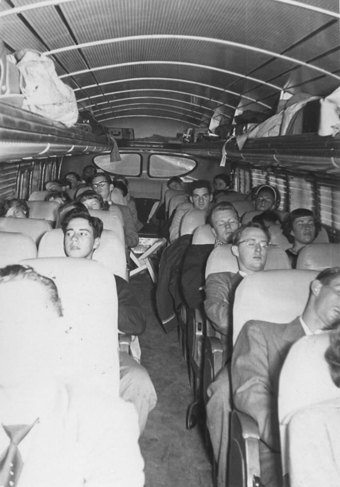 1951 set 4a Bus sleeping