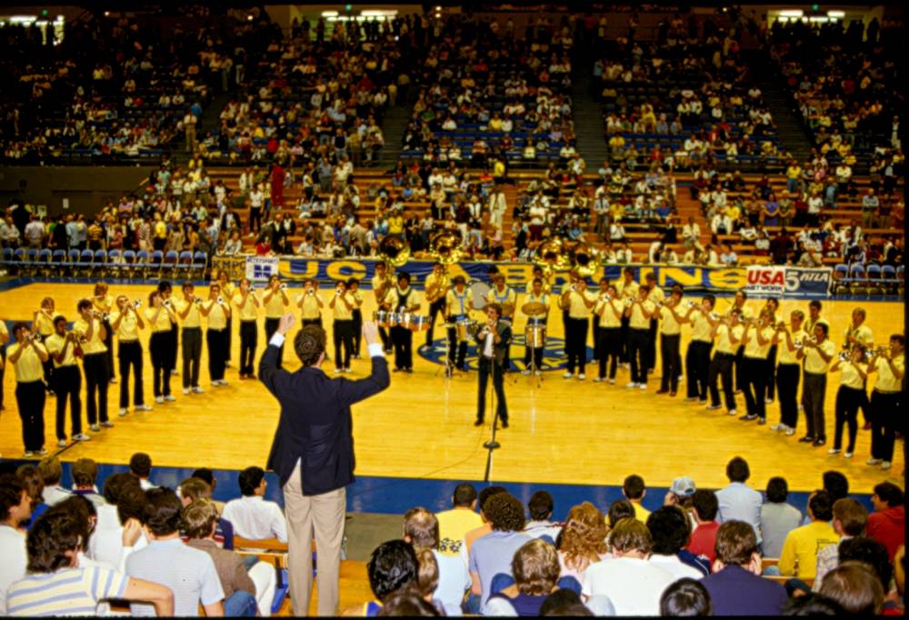 1983-84 - Al Vizzutti at Basketball game 2