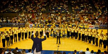 1983-84 Al Vizzutti at halftime of a UCLA basketball game