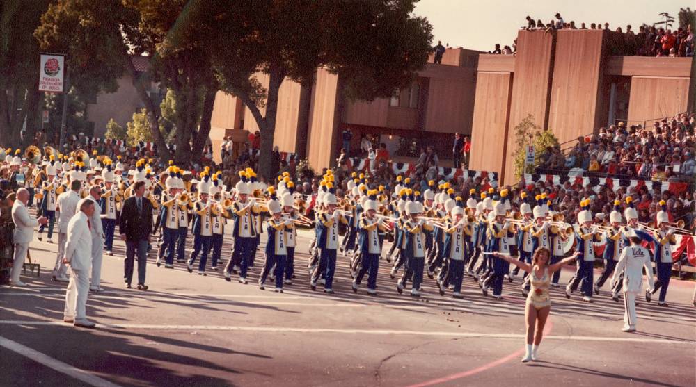 1983 Rose Parade Turn onto Colorado Blvd