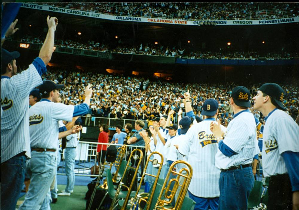 Band cheering with crowd, 1995 Seattle 