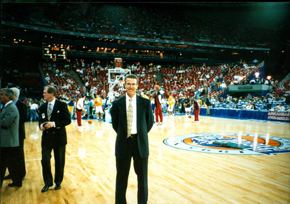 Director, Gordon Henderson, on court, 1995 Seattle 