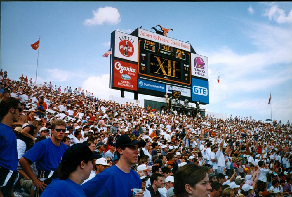 2nd quarter score, Go Bruins! 1997 Texas