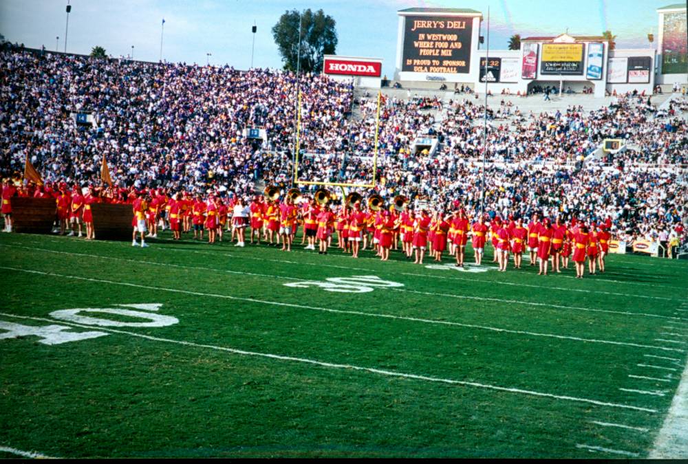 The Trojans prepare for battle