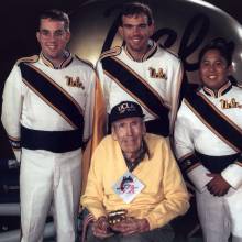 2000 John Vaughn with Drum Majors