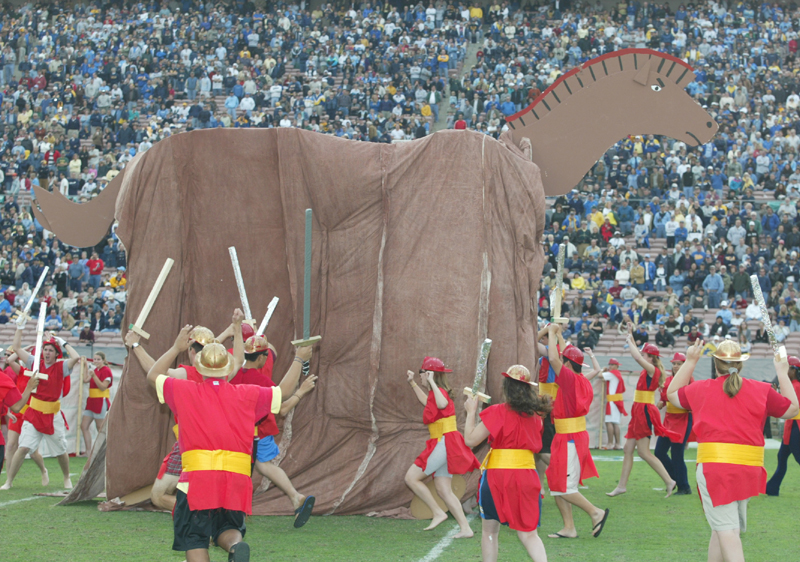 The Horse enters Troy, Oregon game, November 15, 2003