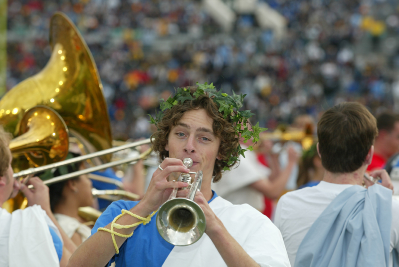 Ben Tellinghuisen celebrates as well, Oregon game, November 15, 2003