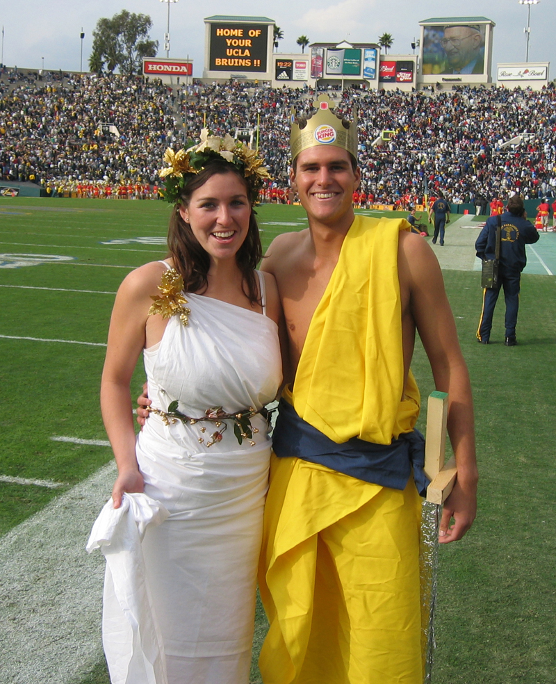 Helen and the King back together again, Oregon game, November 15, 2003