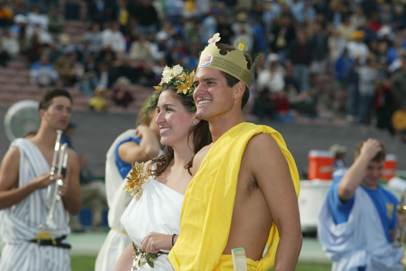 Helen (Laura Montoya) with the King (Mike Froeberg), Oregon game, November 15, 2003