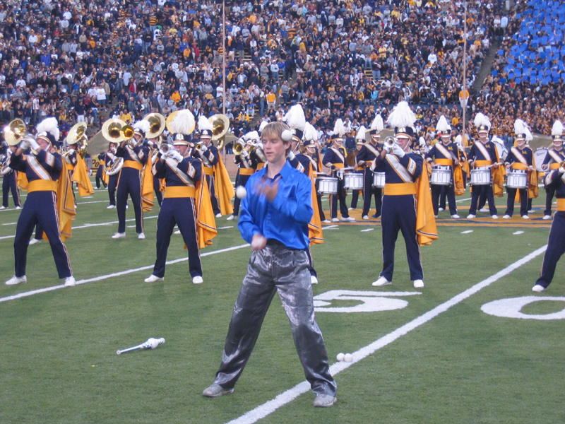 Band Juggler Chris Smith during "Moondance" 