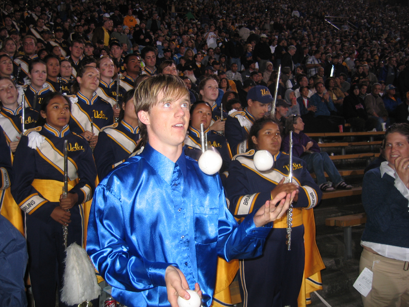 Band Juggler Chris Smith in the stands at Cal