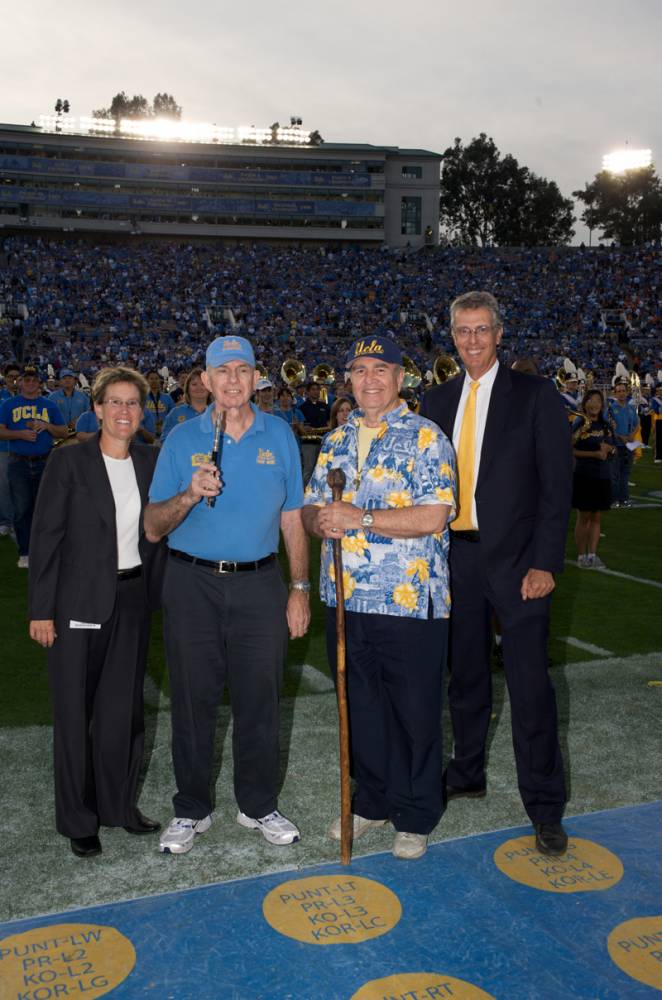 2008-2009 UCLA Marching Band at Football vs Oregon S