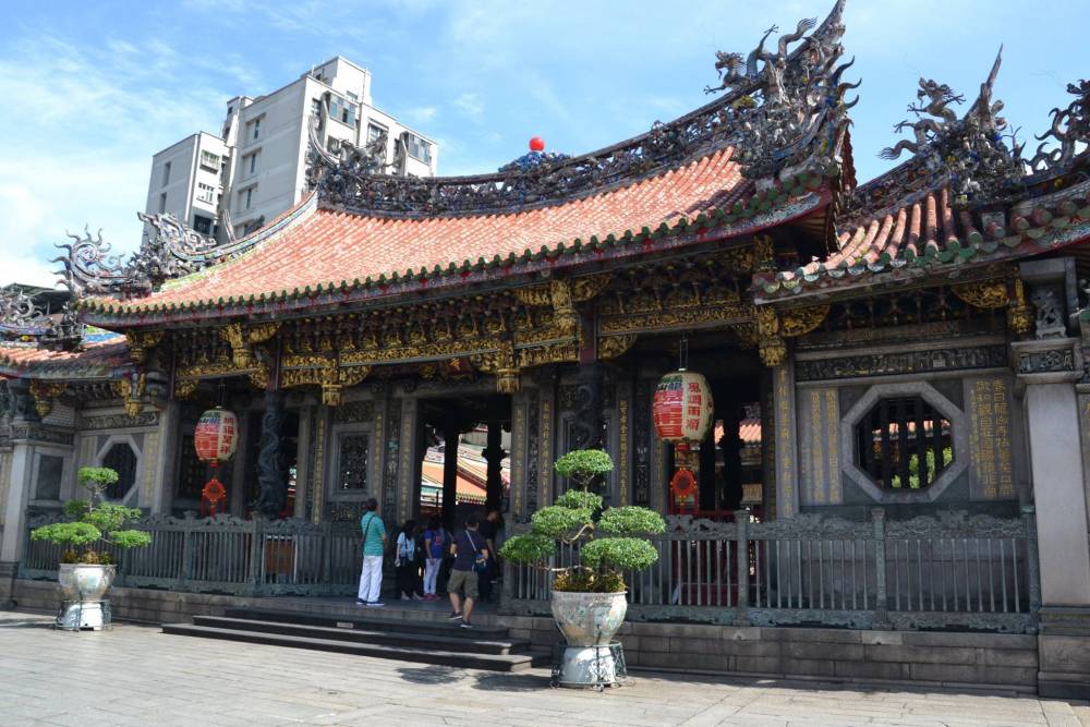 Longshan Temple