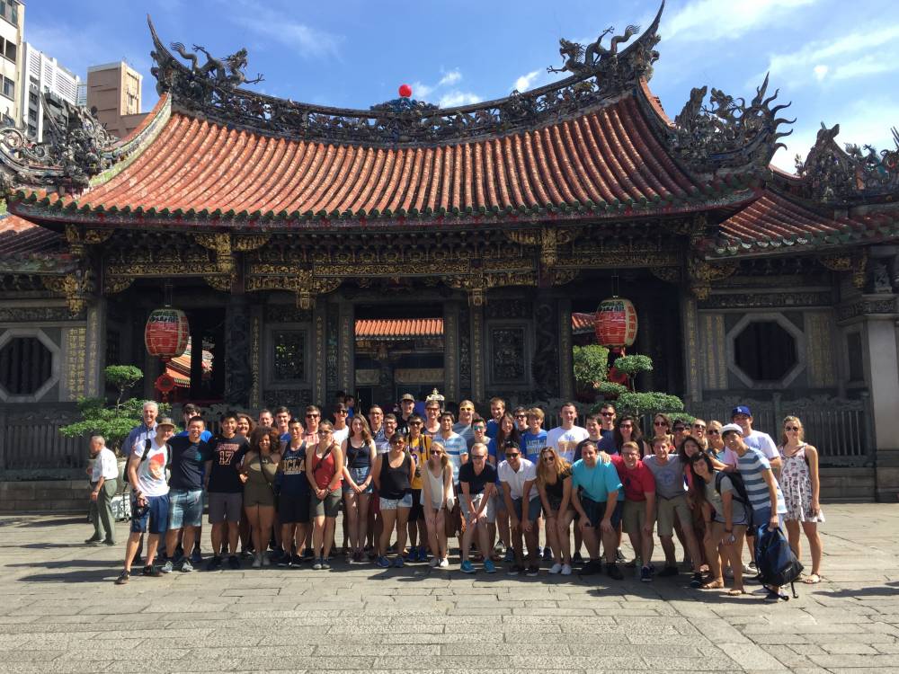 Longshan Temple 