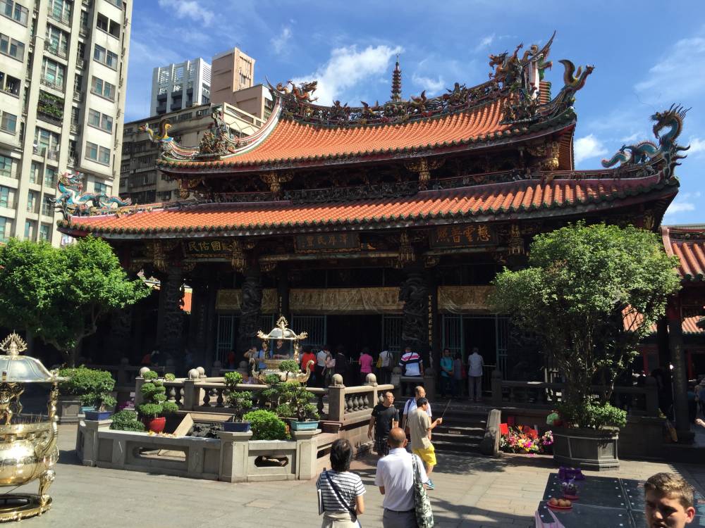 Longshan Temple 