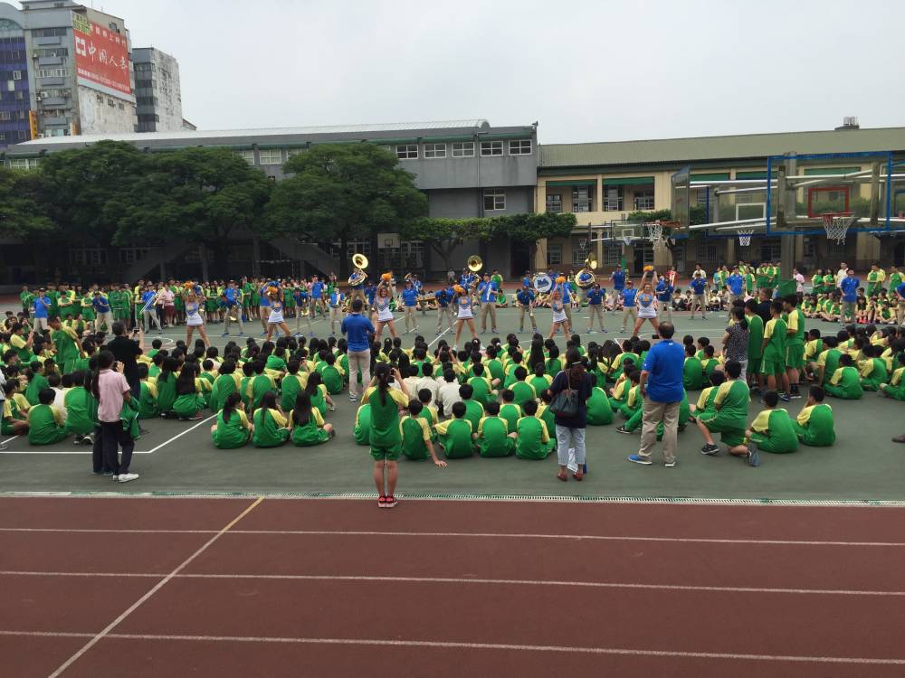 XinMing Junior High performance 